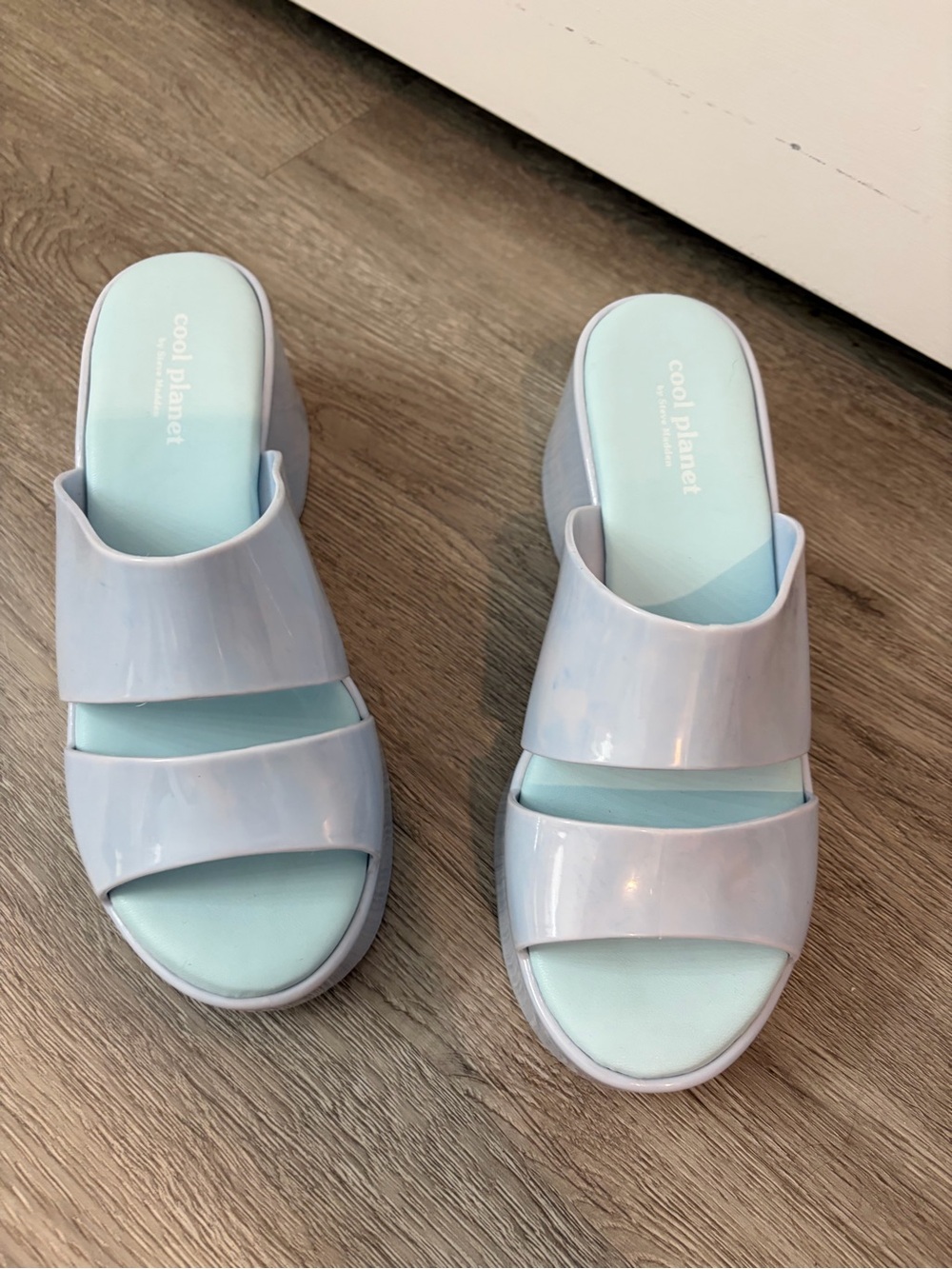 NWOT Sandals Cool Planet by Steve Madden Light Blue Size 9